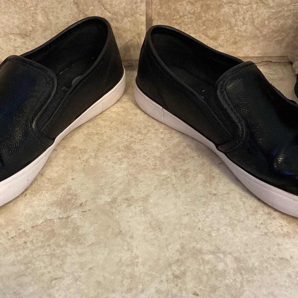⭐️GUESS: G By Guess Women’s Leather Low Top Slip On Sneakers Sz 6.5